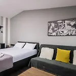 Level 3 Sea View Studio